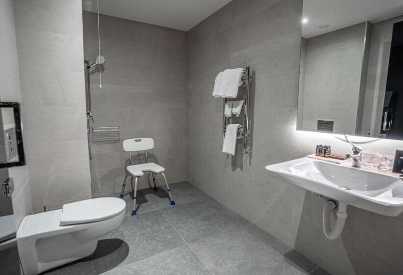 اتاق استاندارد, Tonanti