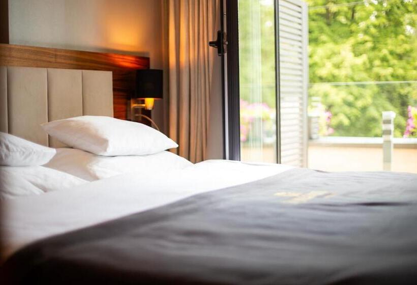 اتاق لوکس با بالکن, Tonanti