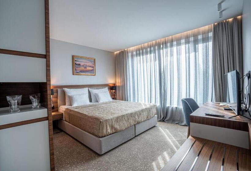 اتاق استاندارد با بالکن, Tonanti