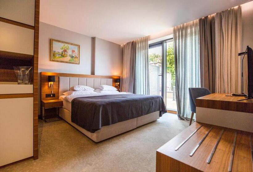 اتاق استاندارد با بالکن, Tonanti