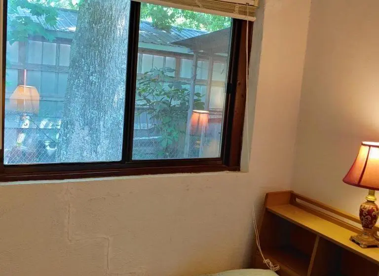 ファミリールーム, Rolling Brook Inn