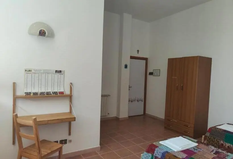 اتاق استاندارد سه نفره, Beteyà Hostel Don Bosco