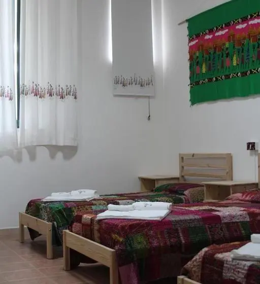 اتاق استاندارد سه نفره, Beteyà Hostel Don Bosco