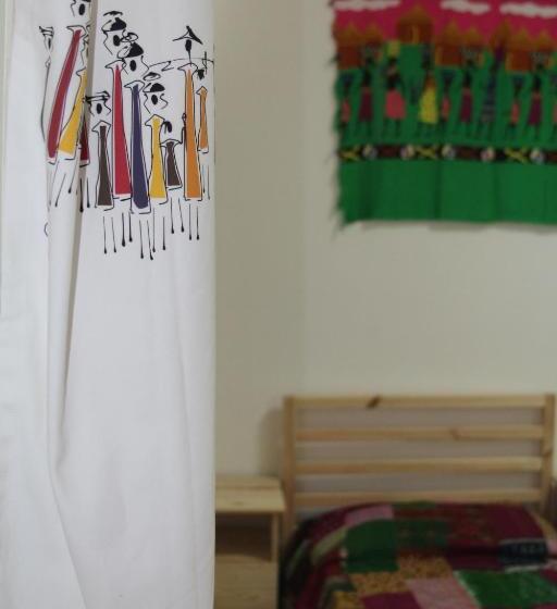 اتاق استاندارد سه نفره, Beteyà Hostel Don Bosco