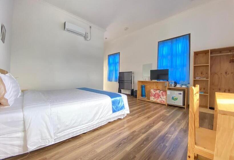 اتاق لوکس با بالکن, Hinode Hotel ဟိနောဒေ့ဟိုတယ်