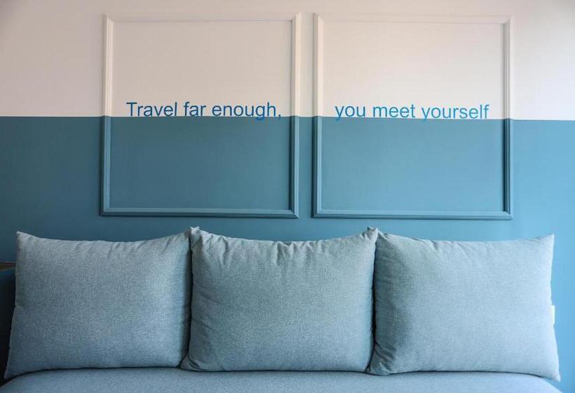 اتاق استاندارد چهار تخته, Mom`s House