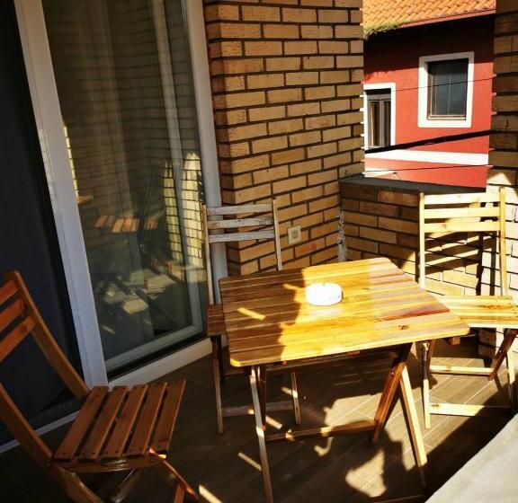 اتاق لوکس با بالکن, Mom`s House