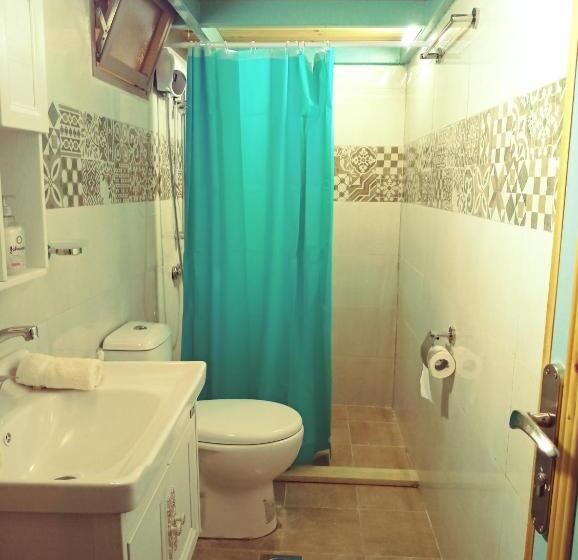 استودیو خانوادگی, Turquoise