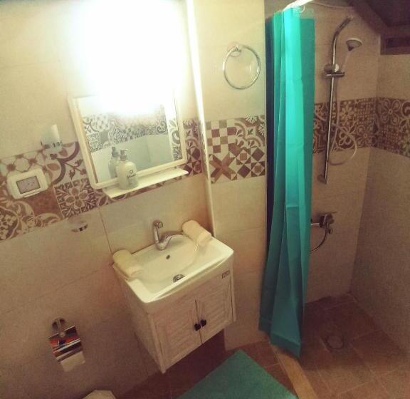 استودیو خانوادگی, Turquoise