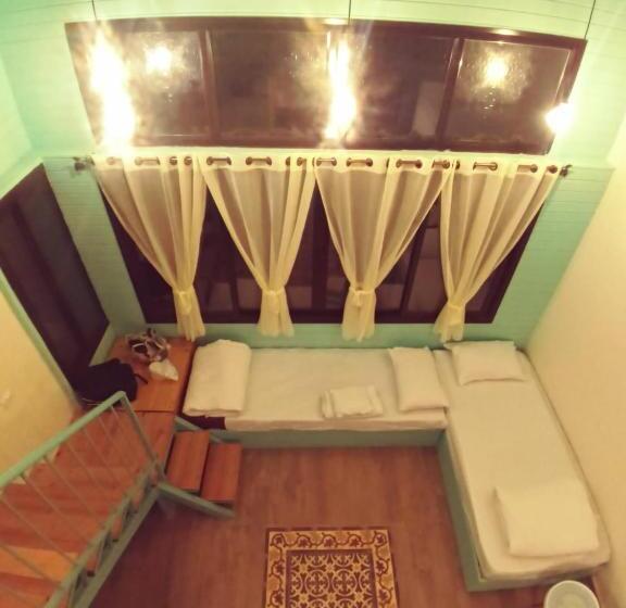 استودیو خانوادگی, Turquoise