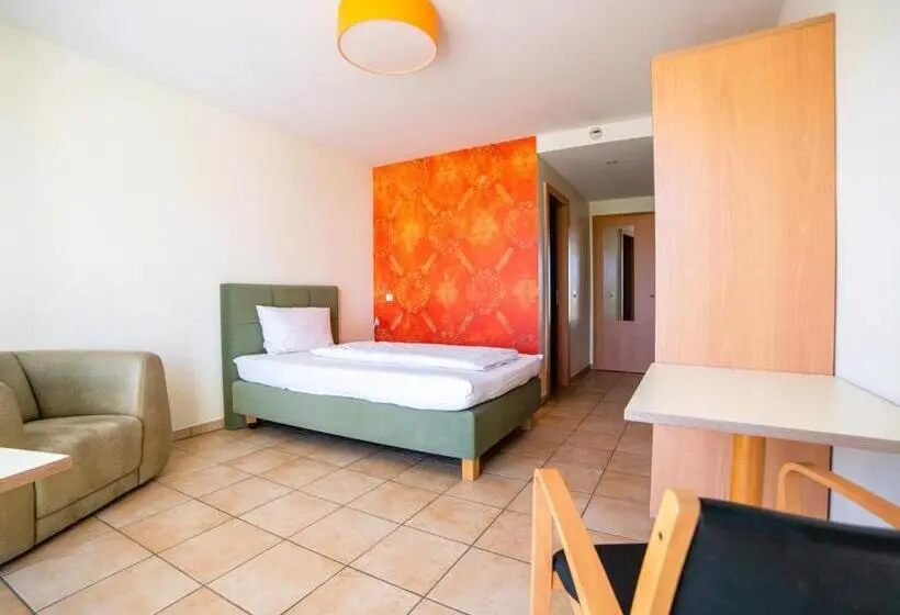 Appartamento 1 Camera da Letto con Balcone, Med Apart