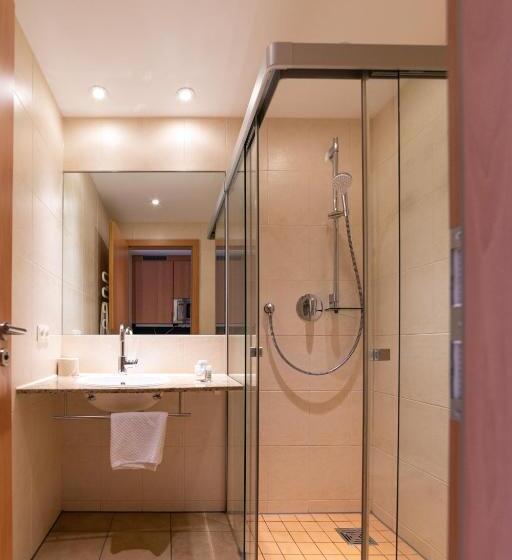 Huoneisto 1 Makuuhuone Parveke, Med Apart