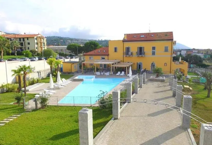 آپارتمان 1 خوابه همکف, Villa Canepa