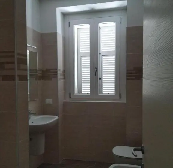 آپارتمان 1 خوابه با بالکن, Villa Canepa