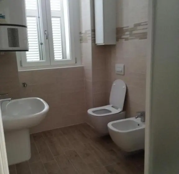 آپارتمان 1 خوابه با بالکن, Villa Canepa