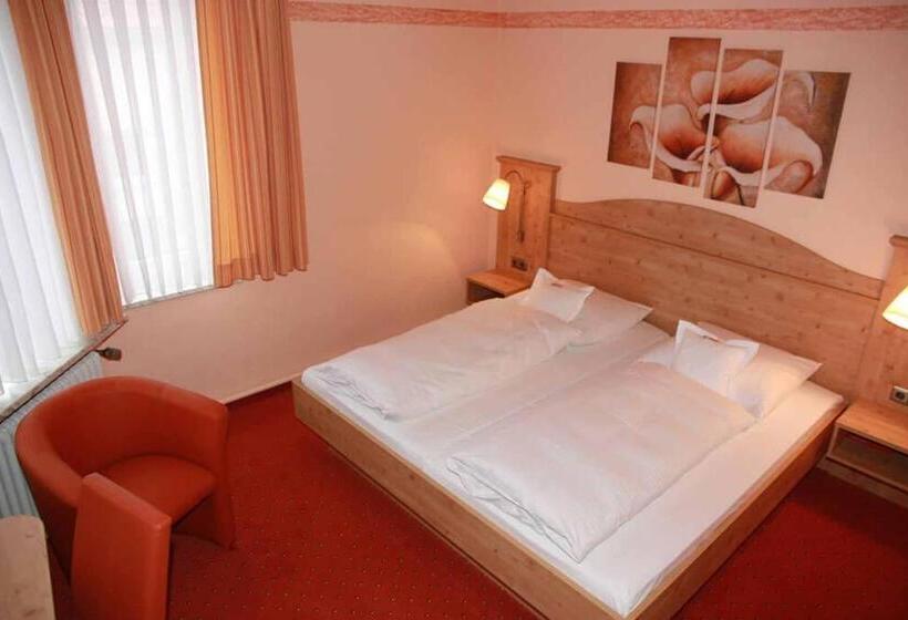 غرفة دور أخير, Bayerischer Hof