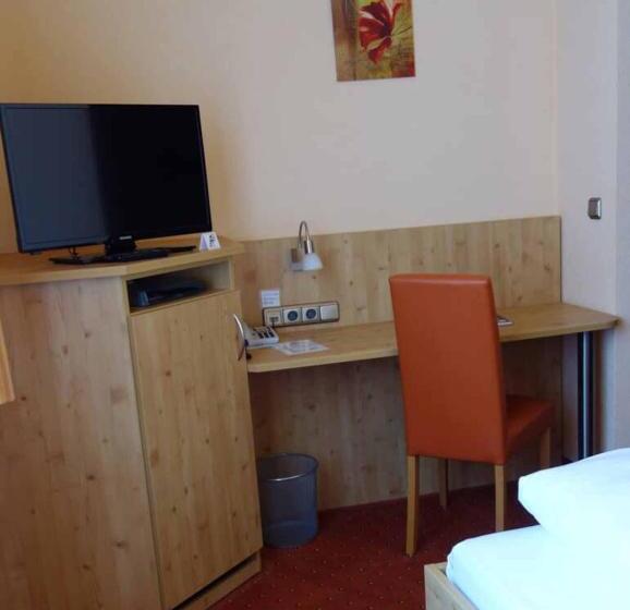 标准单人间, Bayerischer Hof