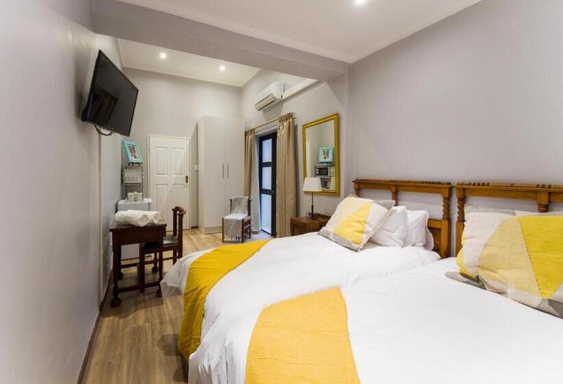 Номер Deluxe, @abelia Guest House