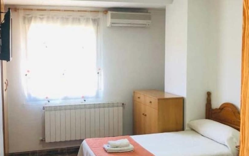 חדר סטנדרט לשלושה, Hostal Restaurante Taibilla