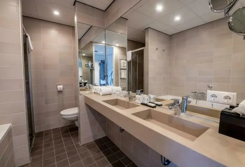 Superior-huone, Onderwijshotel De Rooi Pannen Breda