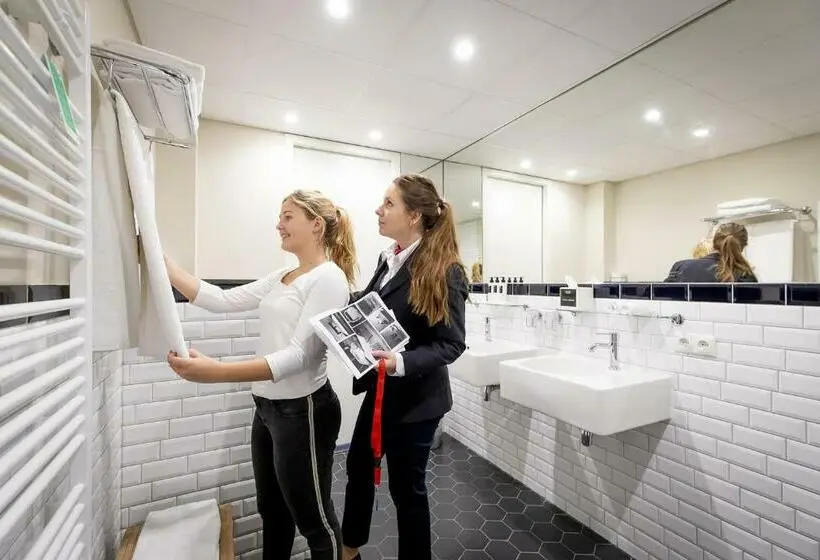 Sviitti, Onderwijshotel De Rooi Pannen Breda
