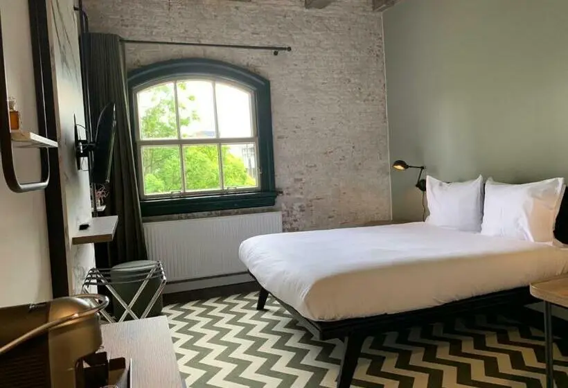 Deluxe-huone, Onderwijshotel De Rooi Pannen Breda