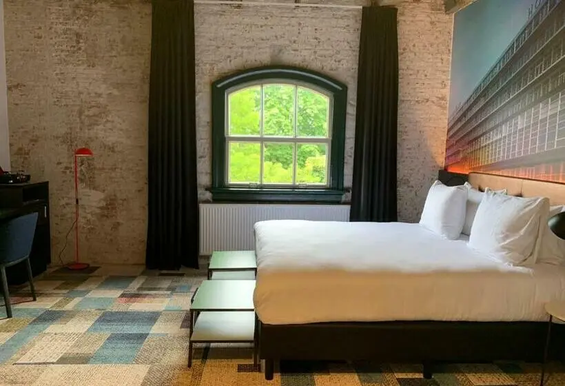 Superior-huone, Onderwijshotel De Rooi Pannen Breda