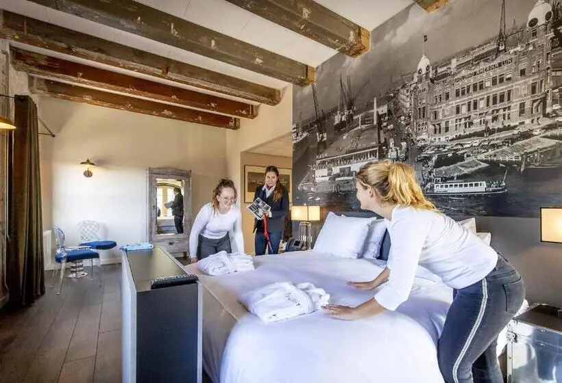 Sviitti, Onderwijshotel De Rooi Pannen Breda