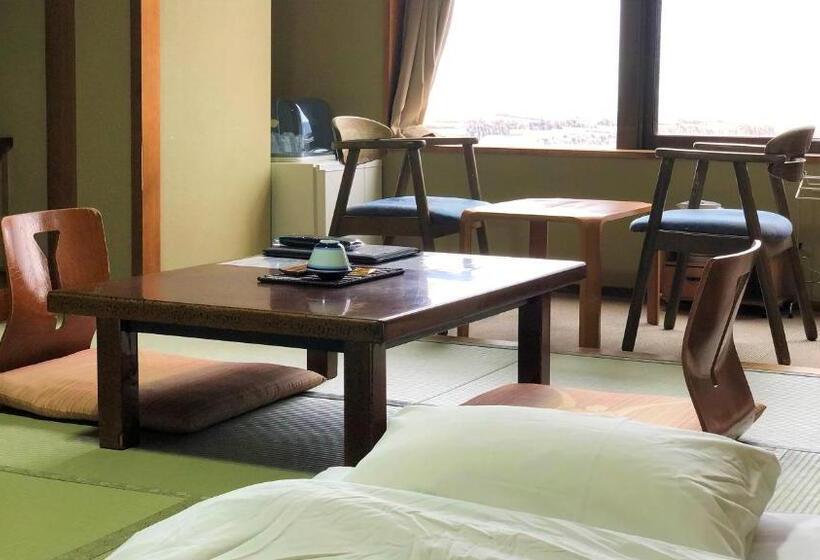 חדר סטנדרט לארבעה, Omiya