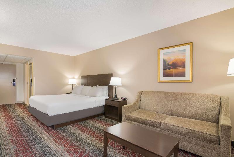 غرفة قياسية سرير كينج لذوى الإحتياجات الخاصة, Best Western Saranac Lake