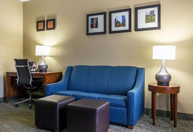 סוויטה נשיאותית, Comfort Suites Near I 80 And I 94