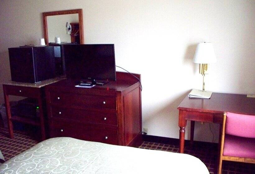 غرفه قياسيه سريرين مزدوجين, Country Inn Deerwood