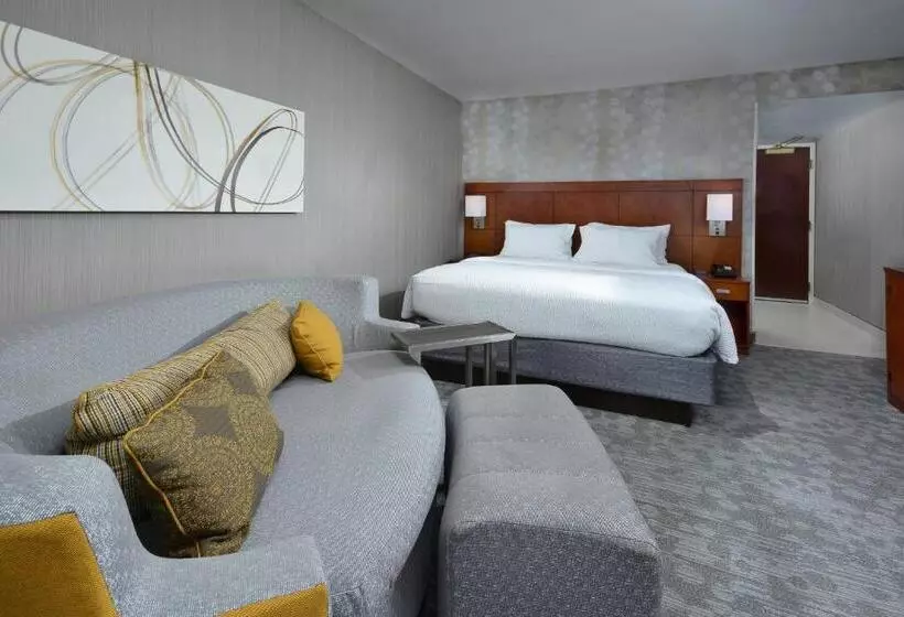 اتاق استاندارد با تخت بزرگ, Courtyard Beckley