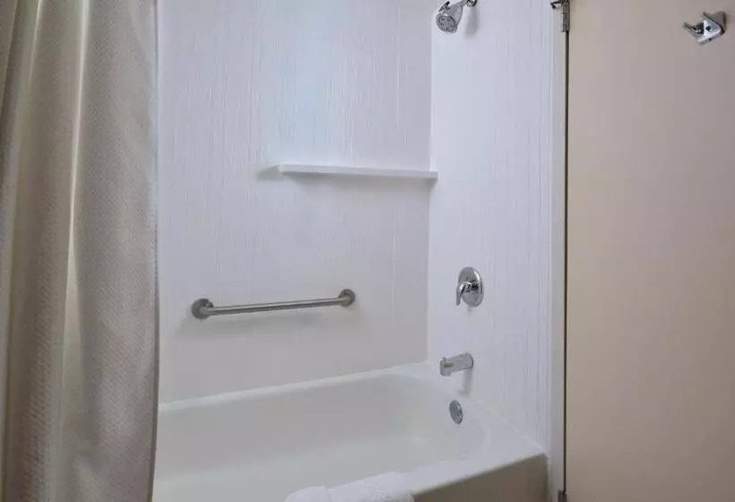 اتاق استاندارد, Courtyard Beckley