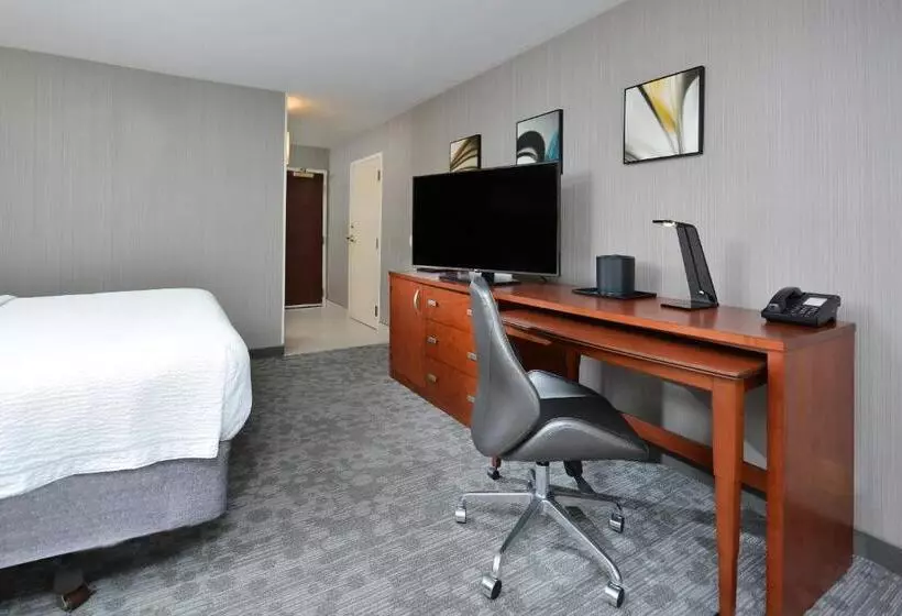 اتاق استاندارد با تخت بزرگ برای معلولان, Courtyard Beckley