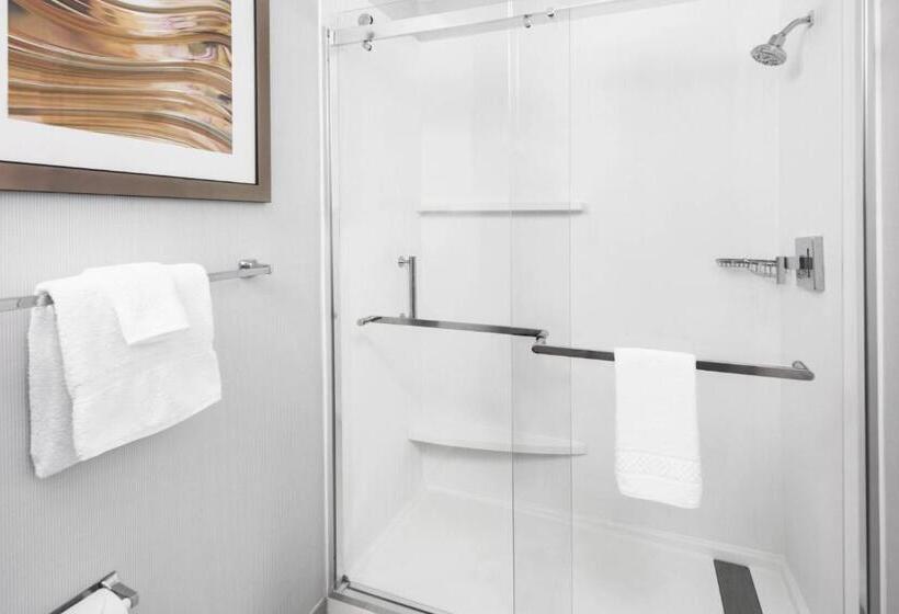 חדר סטנדרט עם מיטת קינג, Courtyard Bowling Green Convention Center