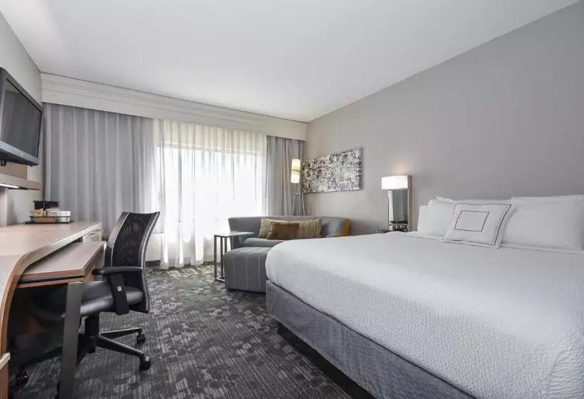 キングサイズベッドのスタンダードルーム, Courtyard By Marriott Charlotte Matthews