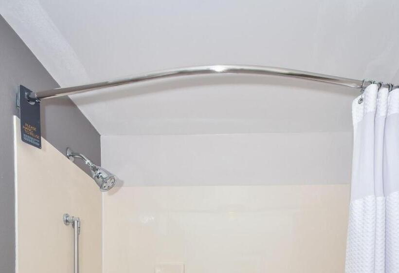 身障者適用キングサイズベッドルーム, Courtyard By Marriott Charlotte Matthews