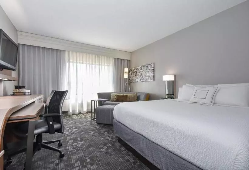 身障者適用キングサイズベッドルーム, Courtyard By Marriott Charlotte Matthews