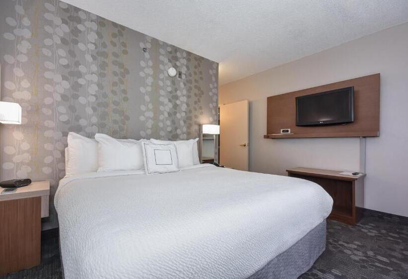 身障者適用キングサイズベッドルーム, Courtyard By Marriott Charlotte Matthews