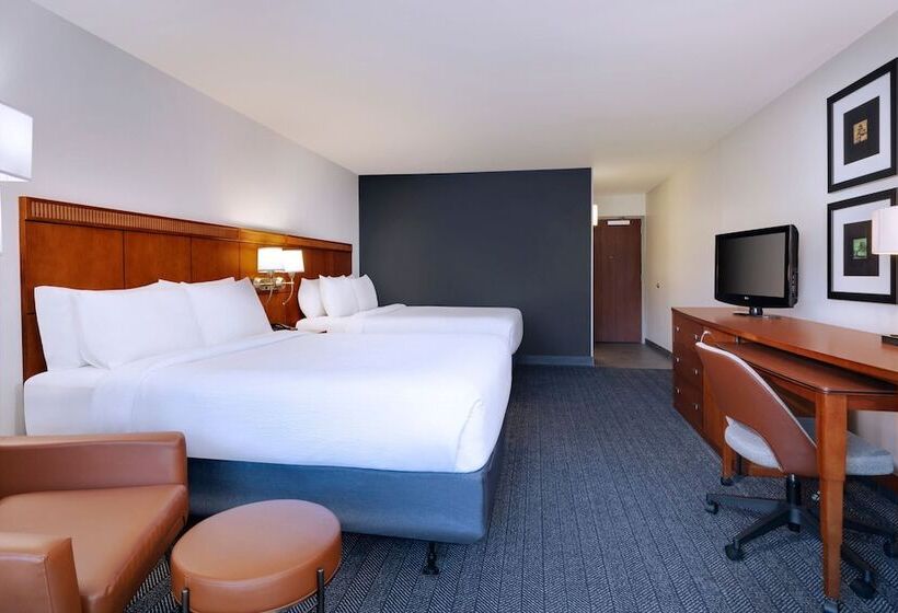 غرفه قياسيه سريرين مزدوجين, Courtyard Tampa North/i75 Fletcher