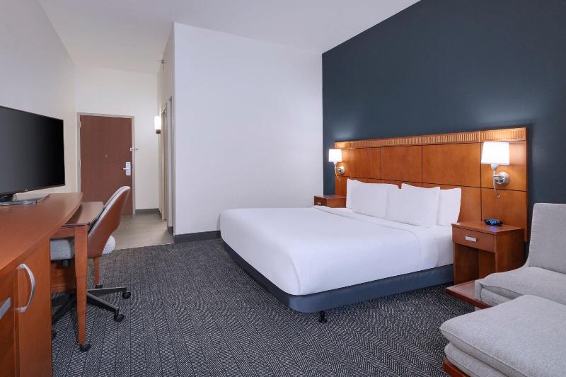 غرفة قياسية سرير كينج, Courtyard Tampa North/i75 Fletcher