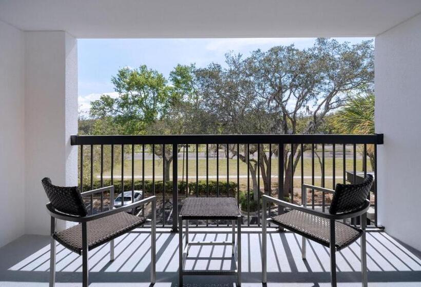 غرفة قياسية مزوَّدة بشُرفة, Courtyard Tampa North/i75 Fletcher