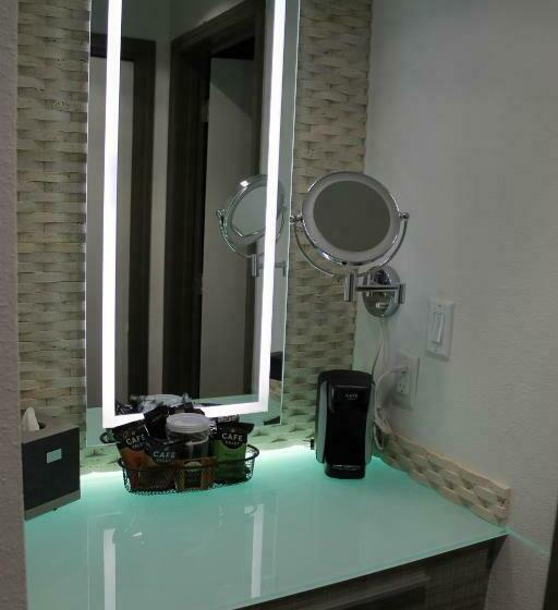 غرفة قياسية سرير كينج, Regalia Hotel & Conference Center