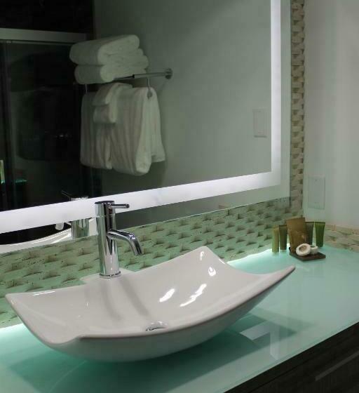 غرفة قياسية سرير كينج, Regalia Hotel & Conference Center