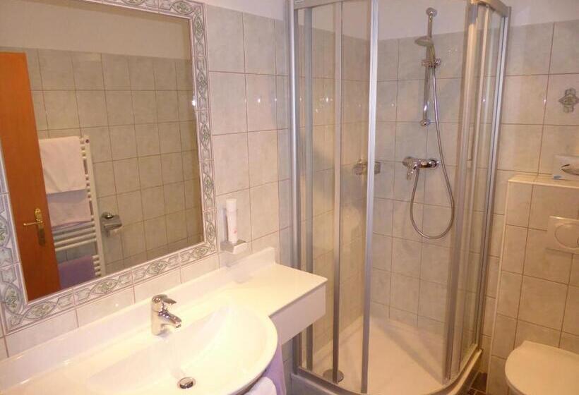 패밀리 룸, Kärntnerland