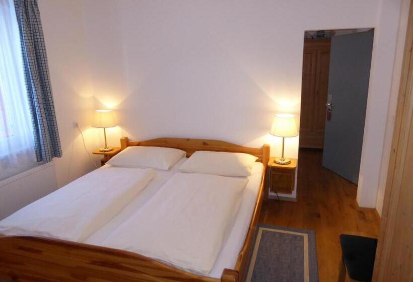 패밀리 룸, Kärntnerland