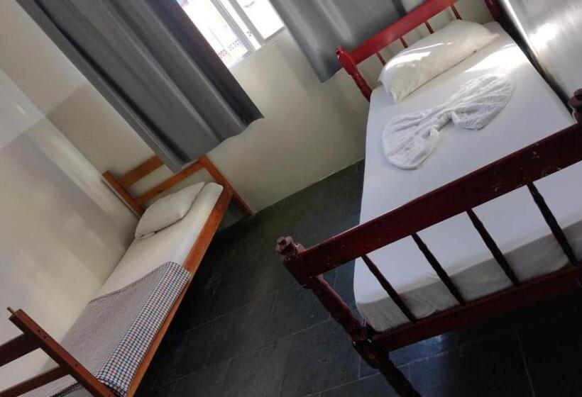 חדר סטנדרט לארבעה, Pousada 146