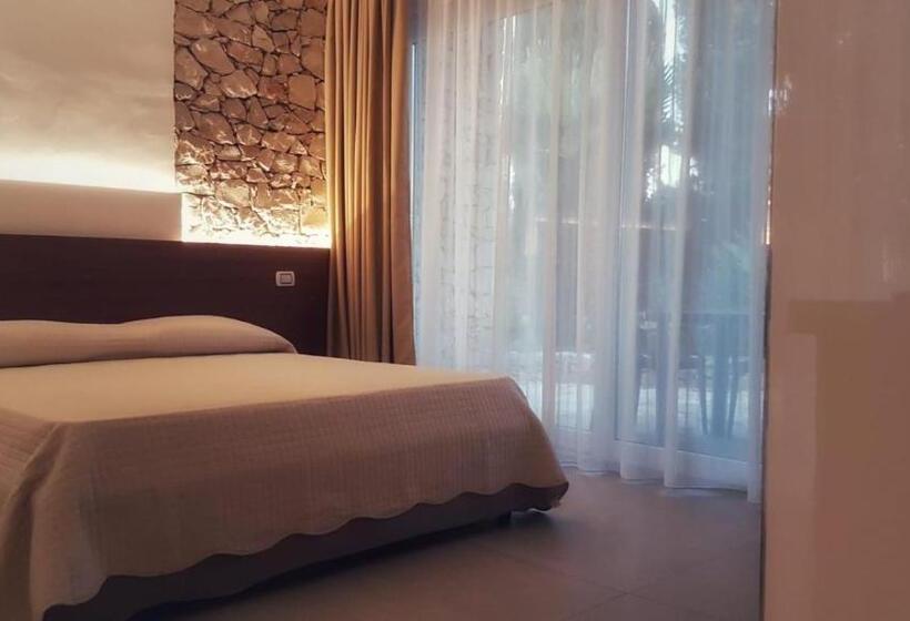 جناح جونيور, Villa Minerva Family Relais