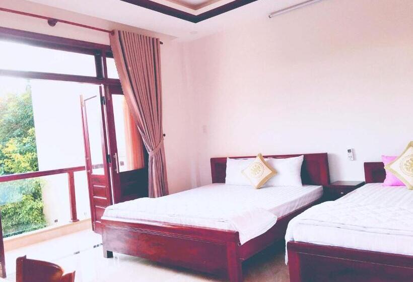 اتاق استاندارد سه تخته با بالکن, Dream Flower Homestay